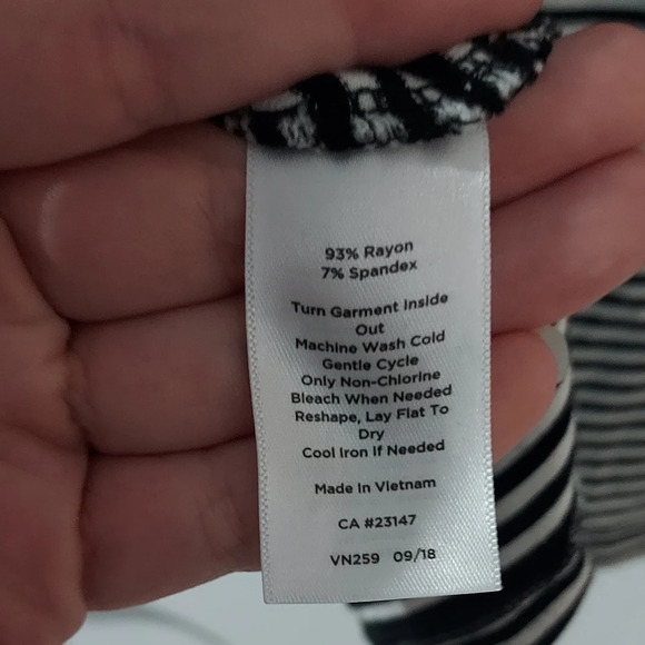 Talbots White and Black Striped Short Sleeve Shirt in Size XL - Picture 9 of 9